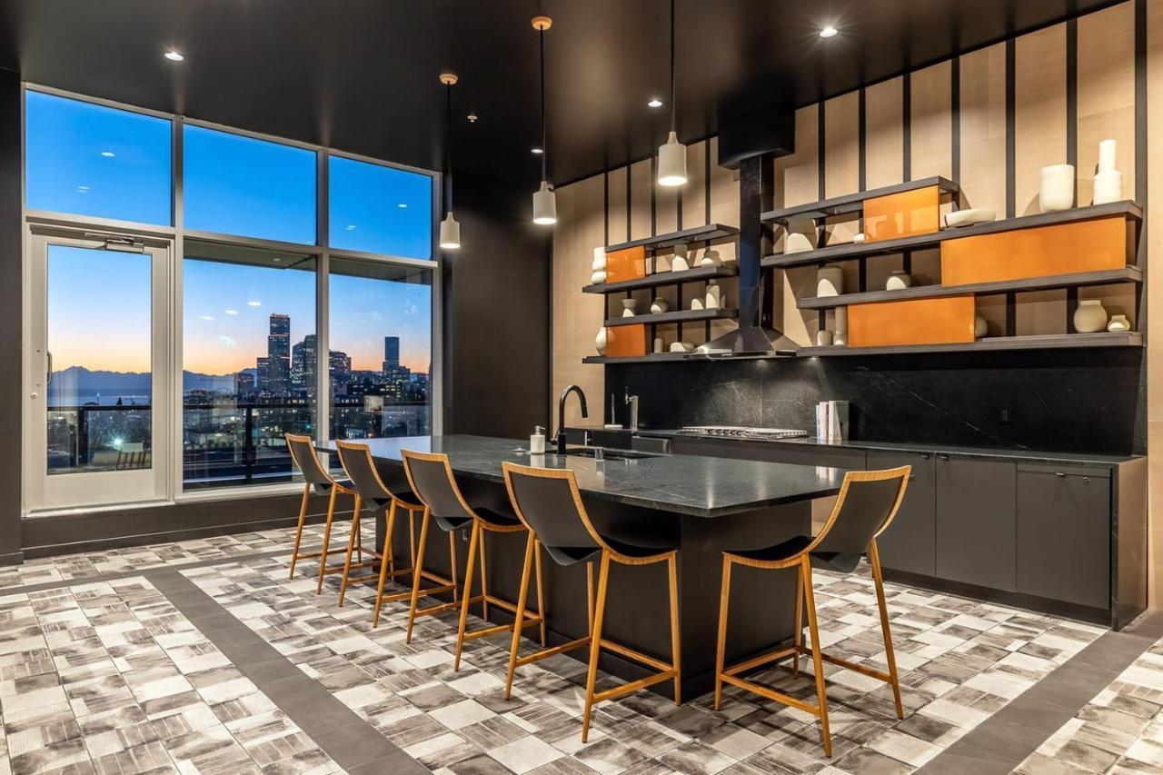 District 1br W Gym Pets Nr Dining Sea-642 * Seattle