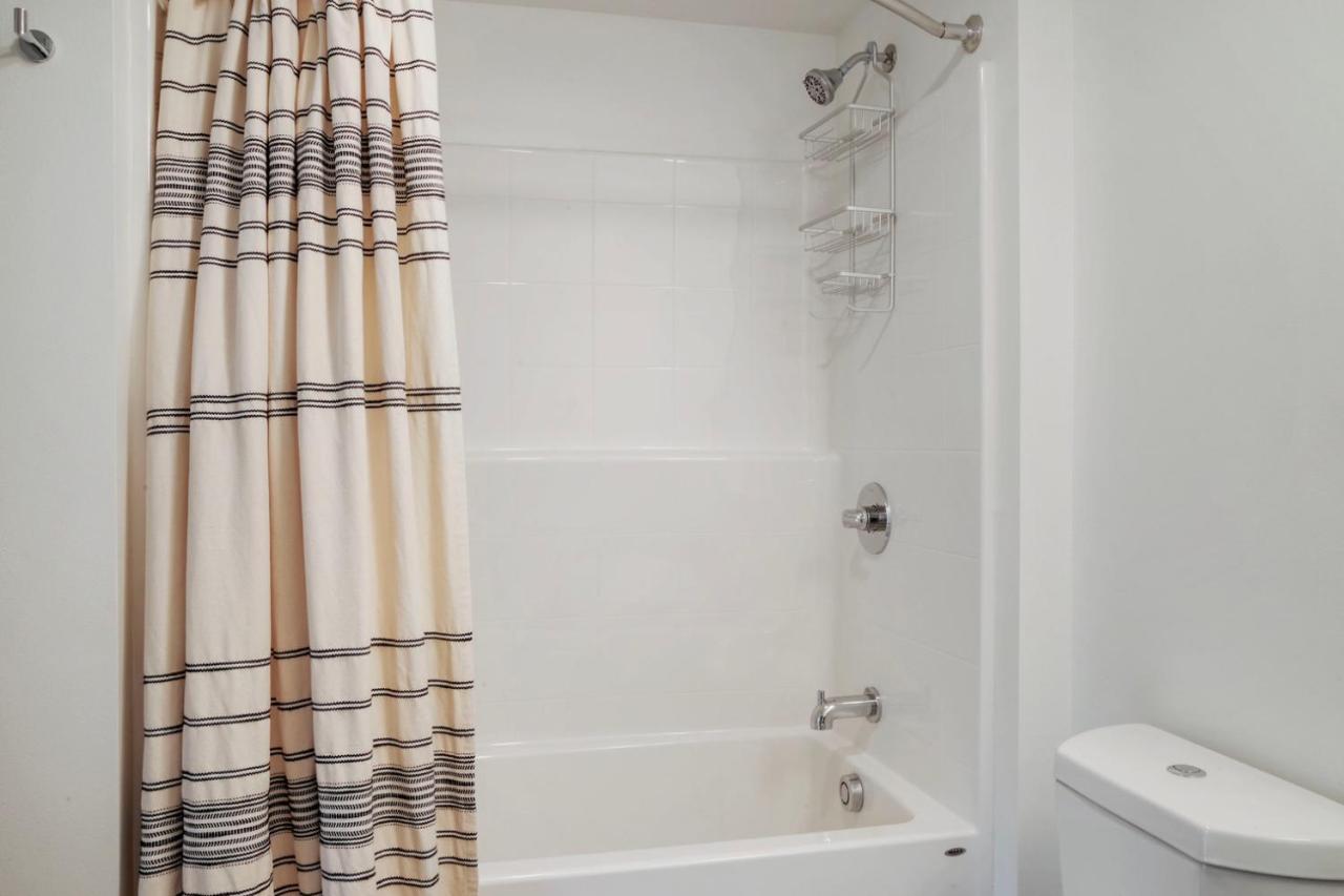 Apartment District 1br W Gym Pets Nr Dining Sea-642